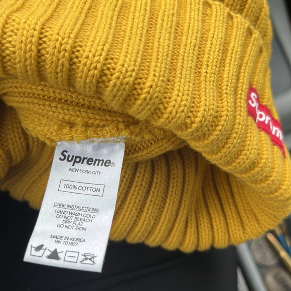 Supreme stocking cap - Picture 2 of 2
